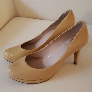 Vince Camuto Nude Patent Zella Pumps Size 8